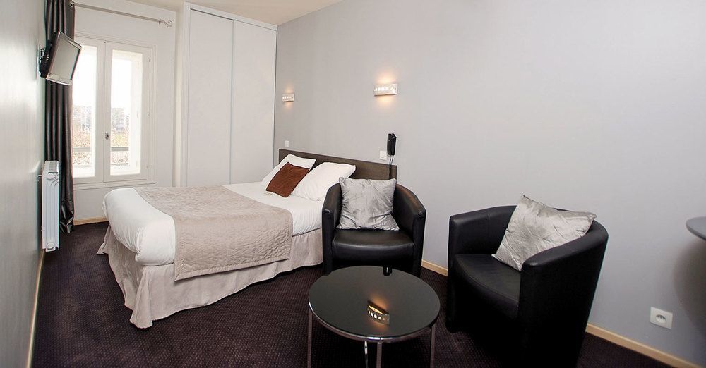 Un Hotel Sur Le Port La Rochelle  Exteriör bild
